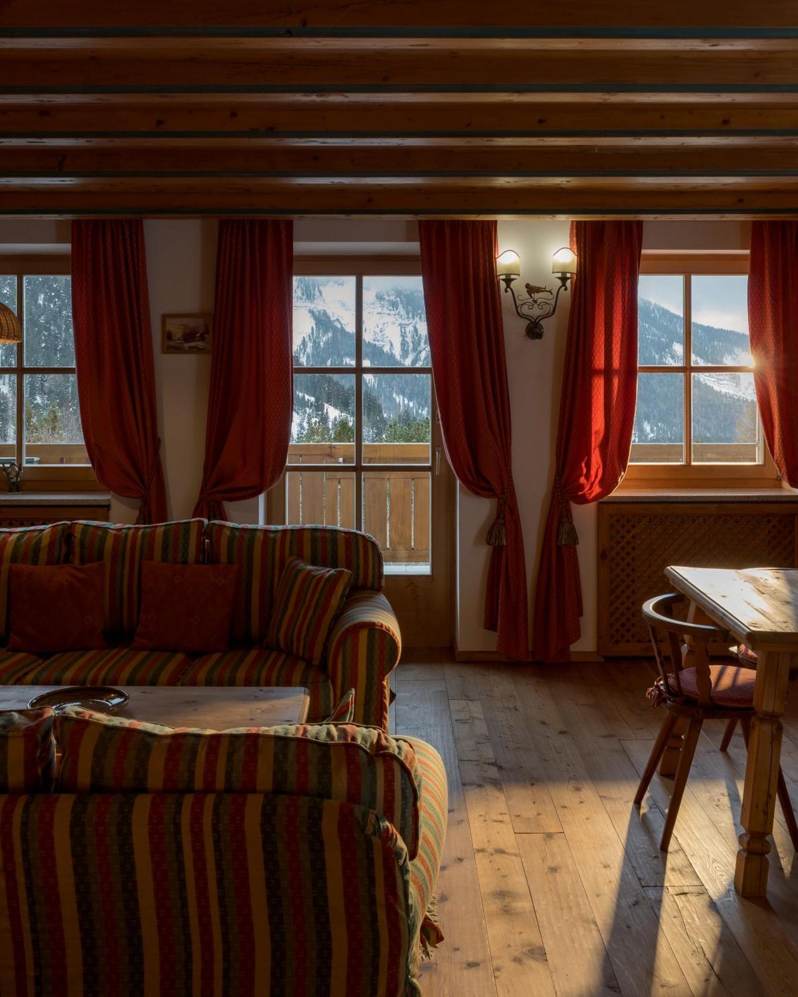Deluxe Apartment